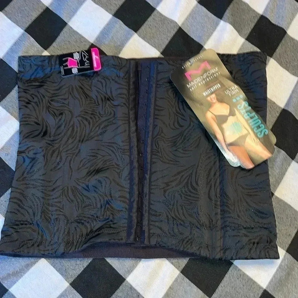 MAIDENFORM size XL 14/16 WAISTNIPPER BLACK NEW - Picture 1 of 5